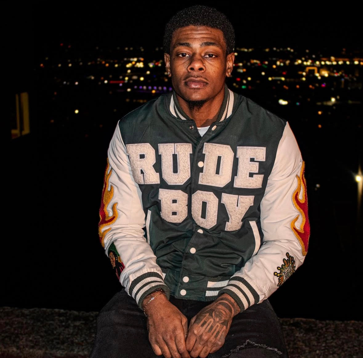 SIGNATURE VARSITY 01